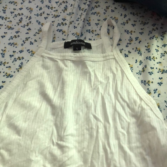 Crop top - Picture 2 of 2